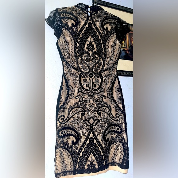 Lace Dress - Picture 3 of 5